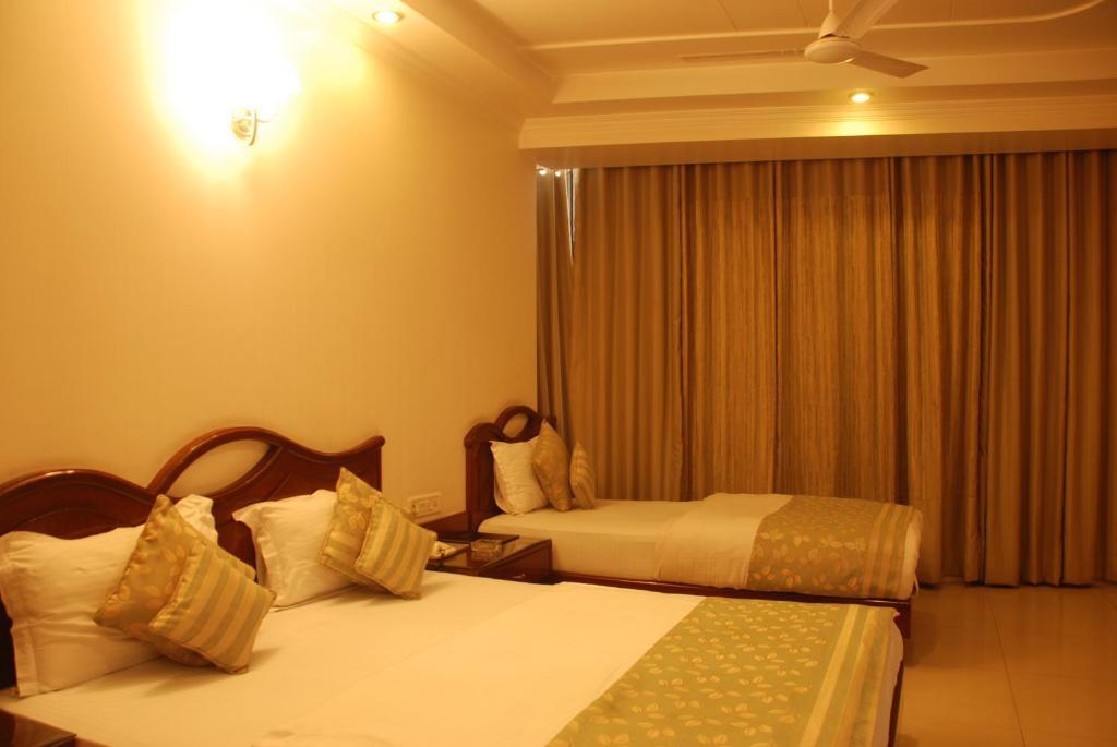 Hotel Shipra International Neu-Delhi Zimmer foto